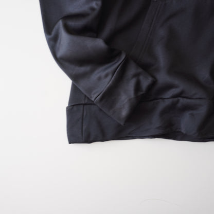 Thrifted – Polerón Negro NIKE Dryfit Talla M | Ancho 53 cm | Largo 66 cm