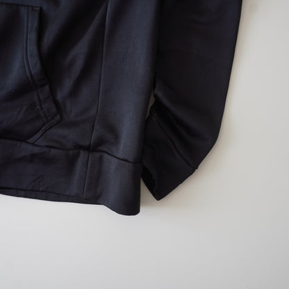 Thrifted – Polerón Negro NIKE Dryfit Talla M | Ancho 53 cm | Largo 66 cm