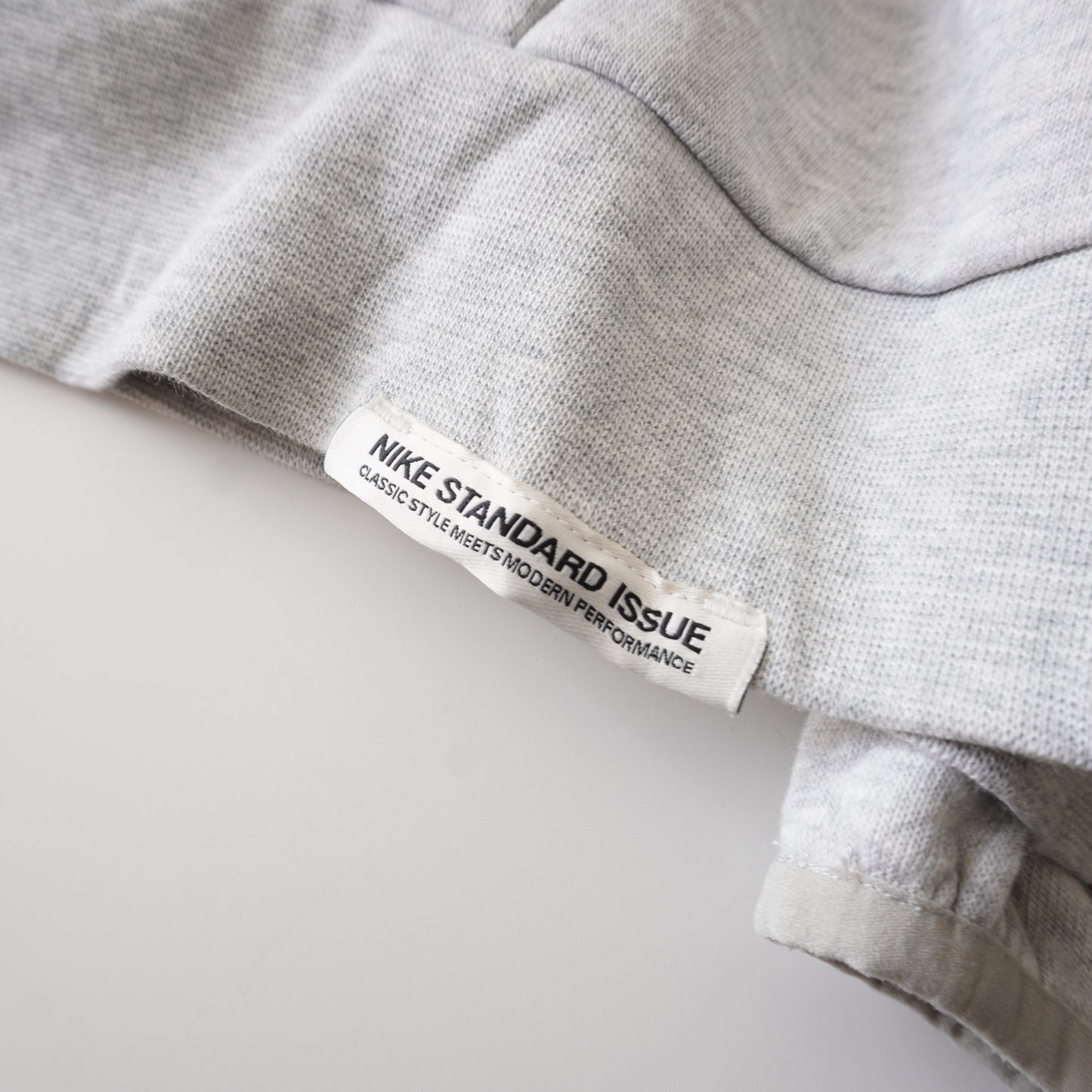 Thrifted – Polerón Nike Fly Gris Talla XL Mujer | Ancho 70 cm | Largo 57 cm