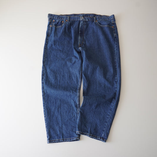 Thrifted – Jean Levi’s 550 Talla 48x30 USA (CL 60 aprox.) | Cintura 63 cm | Largo 110 cm | Talón 25 cm