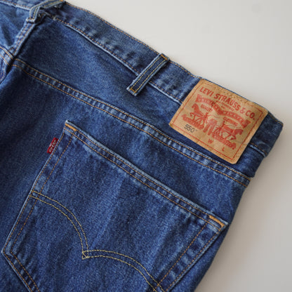 Thrifted – Jean Levi’s 550 Talla 48x30 USA (CL 60 aprox.) | Cintura 63 cm | Largo 110 cm | Talón 25 cm