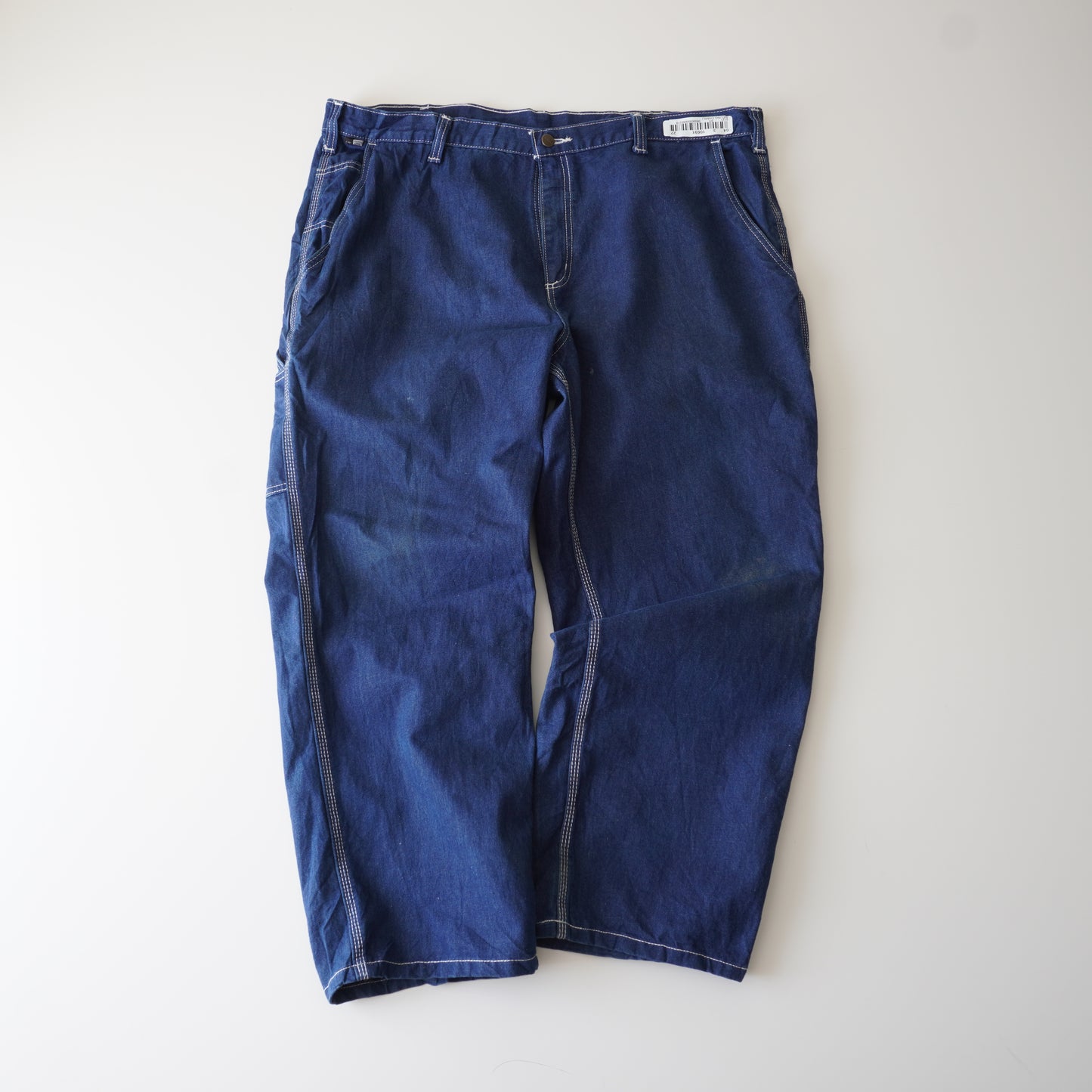 Thrifted – Jean Carpenter Carhartt Costuras Blancas Talla 42x28 USA (CL 54–56 aprox.) | Cintura 56 cm | Largo 102 cm | Talón 25 cm