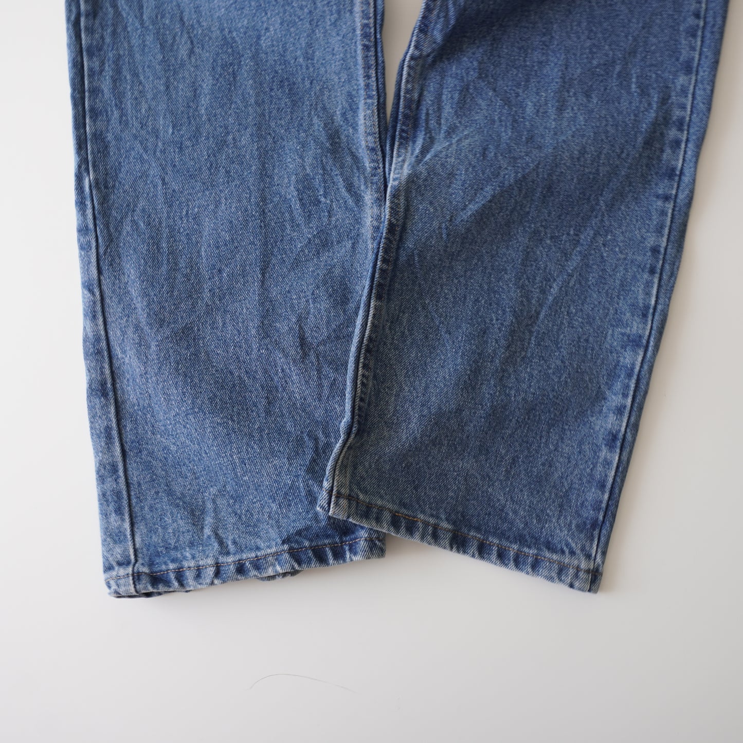 Thrifted – Jean Wrangler Authentics Talla 40x32 USA (CL 50–52 aprox.) | Cintura 53 cm | Largo 112 cm | Talón 23 cm