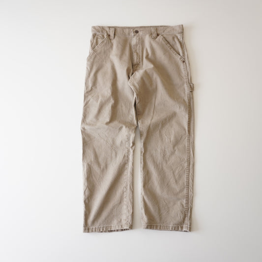 Thrifted – Jean Carpenter Beige Wrangler Talla 34x30 USA (CL 46) | Cintura 47 cm | Largo 95 cm | Talón 21 cm
