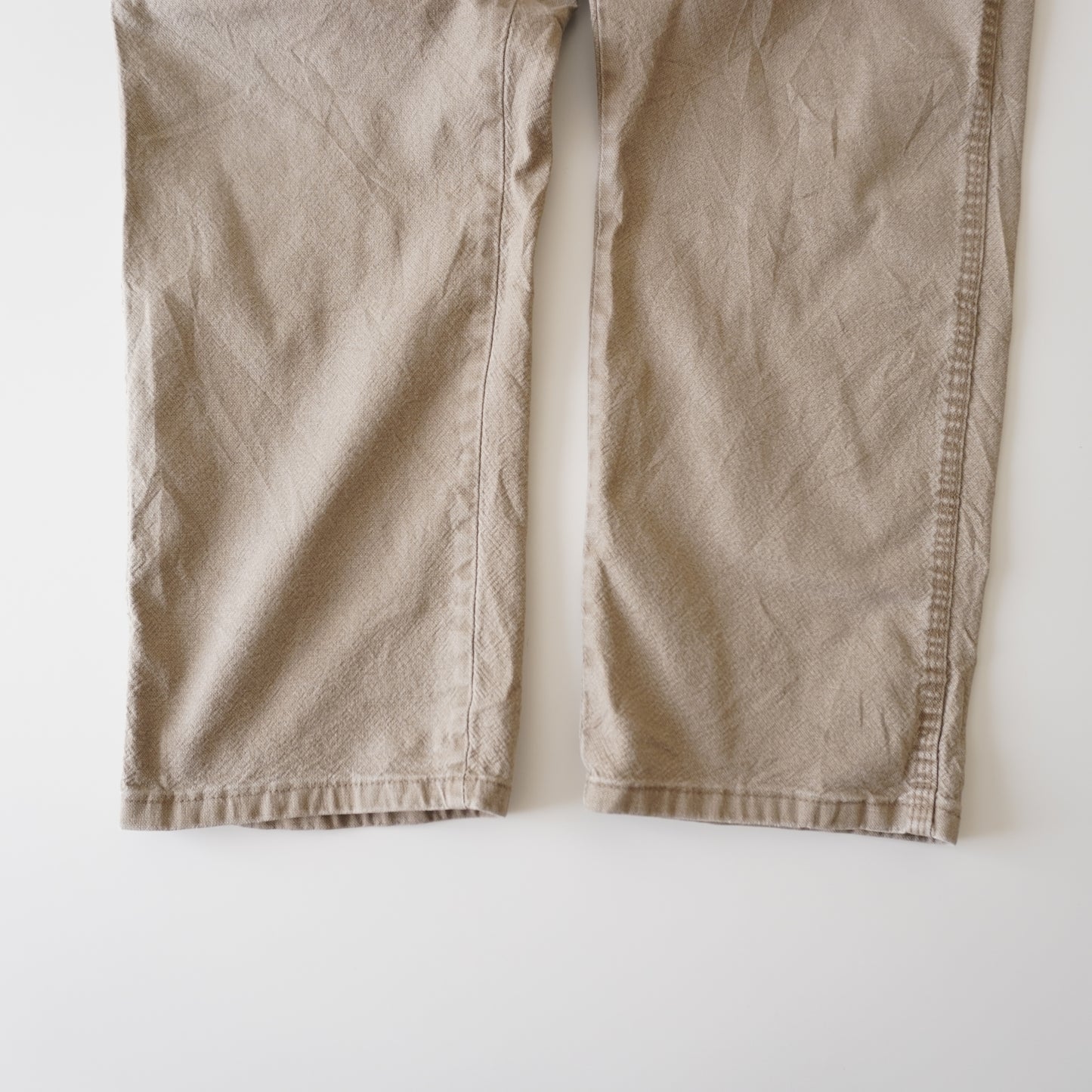 Thrifted – Jean Carpenter Beige Wrangler Talla 34x30 USA (CL 46) | Cintura 47 cm | Largo 95 cm | Talón 21 cm