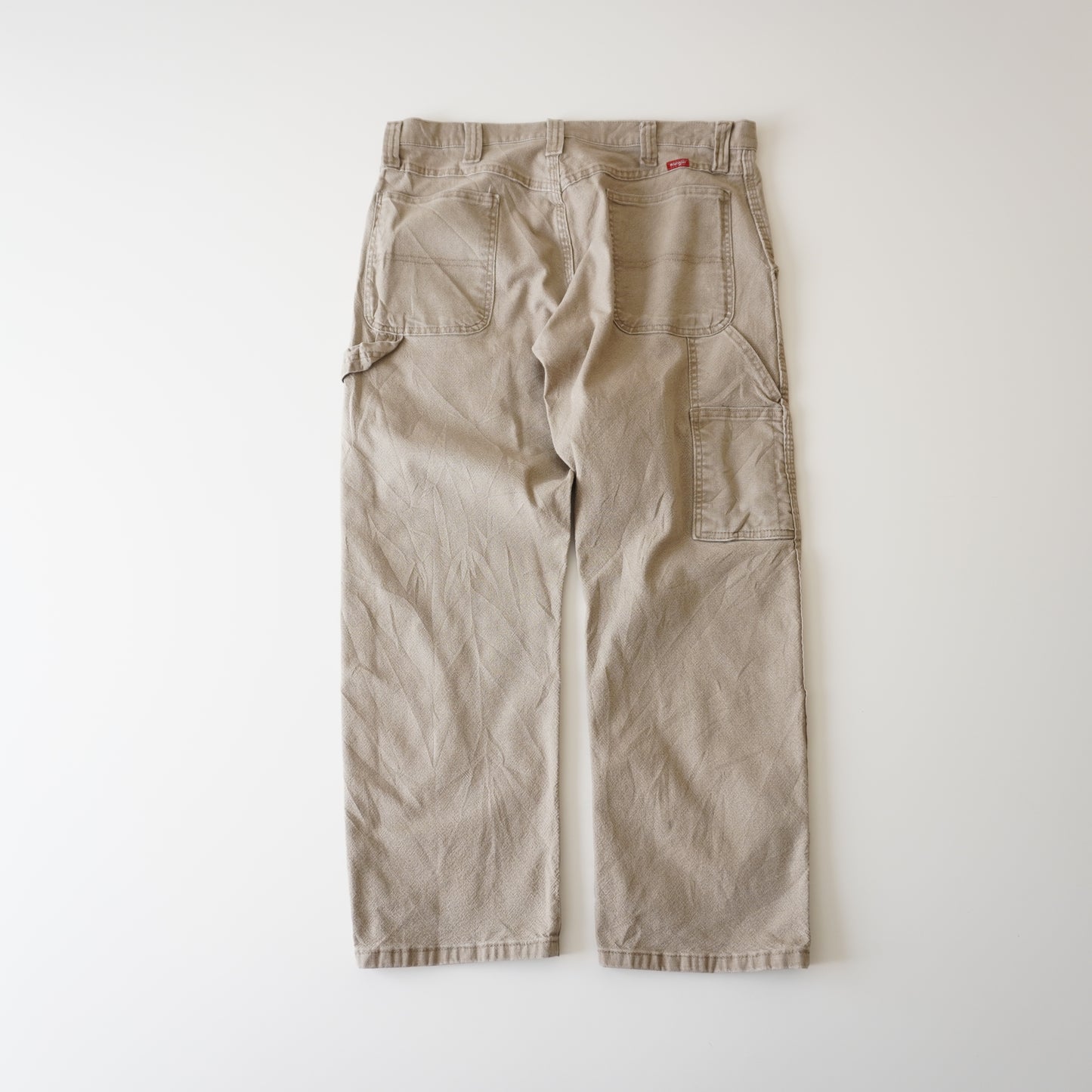Thrifted – Jean Carpenter Beige Wrangler Talla 34x30 USA (CL 46) | Cintura 47 cm | Largo 95 cm | Talón 21 cm