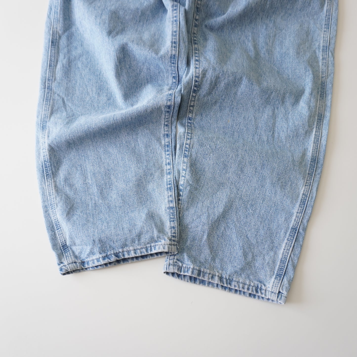 Thrifted – Jean Carpenter Riveted by Lee Talla 16-M USA | Cintura 47 cm | Largo 110 cm | Talón 21 cm