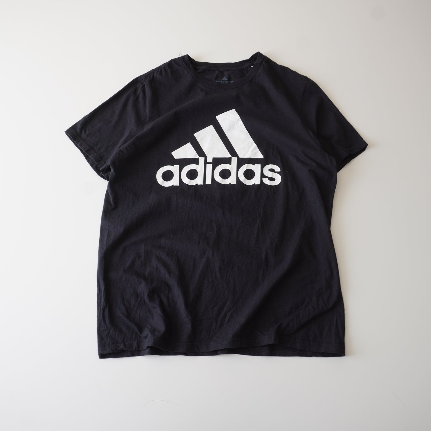 Thrifted – Polera Adidas Negra Talla L | Largo 70 cm | Ancho 56 cm