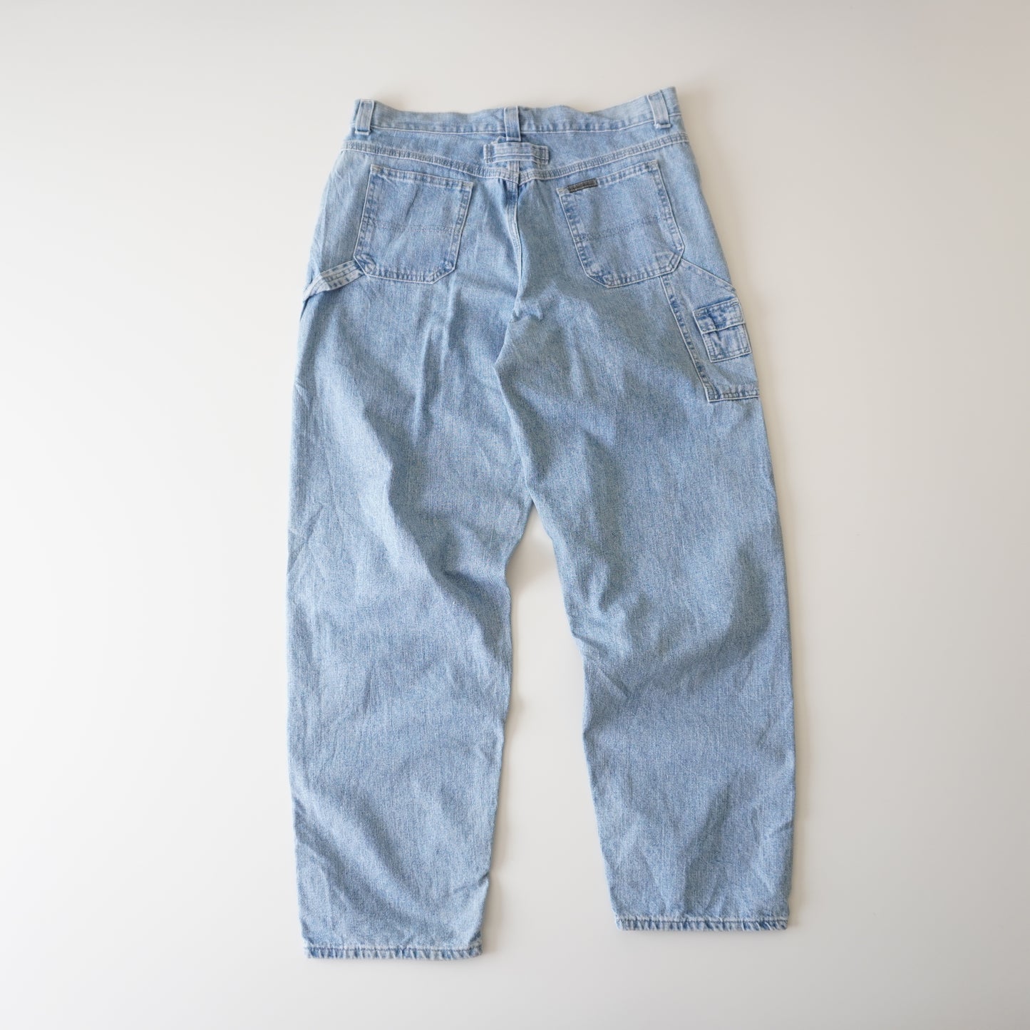 Thrifted – Jean Carpenter Riveted by Lee Talla 16-M USA | Cintura 47 cm | Largo 110 cm | Talón 21 cm