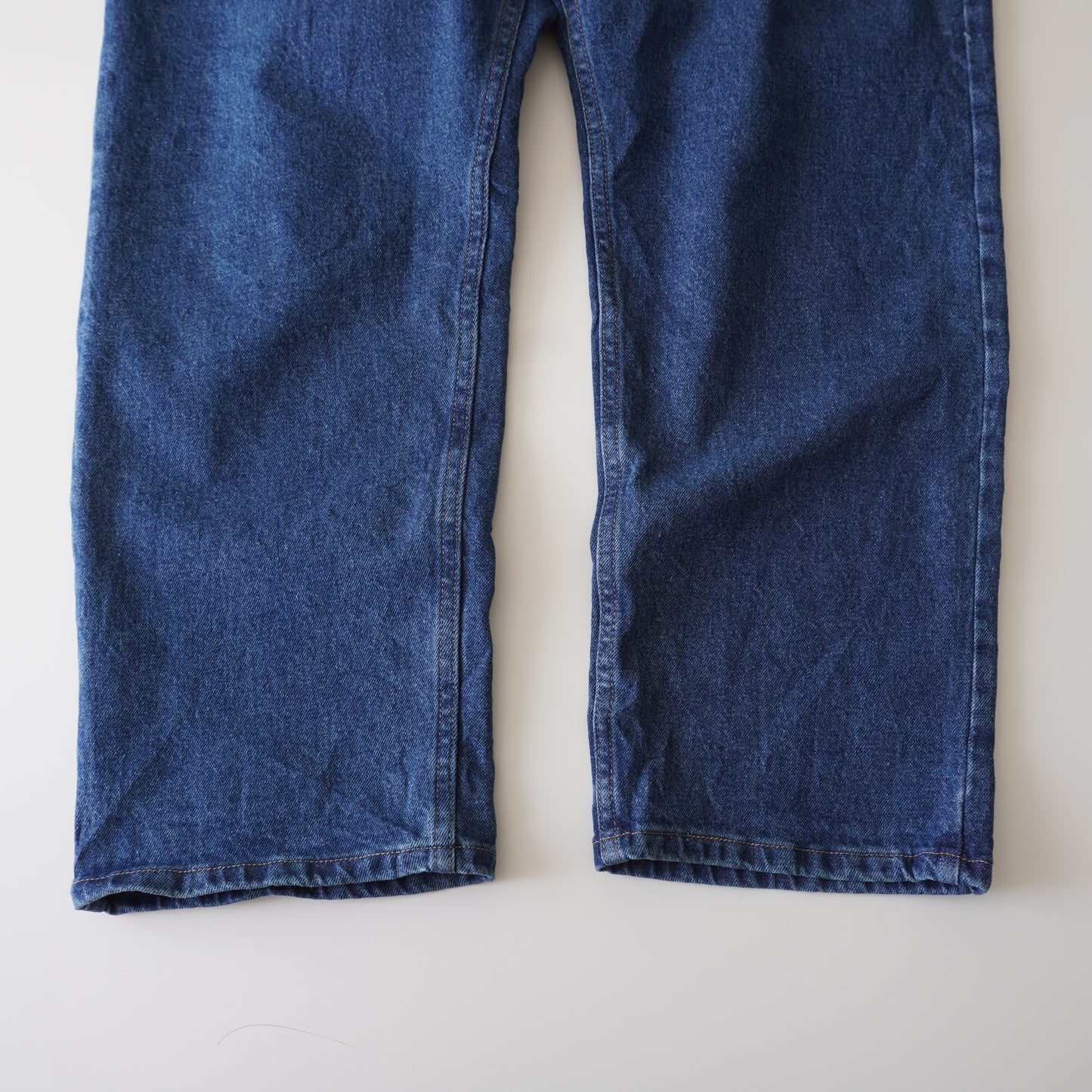 Thrifted – Jean Wrangler Nuevo Talla 42x30 USA (CL 54–56) | Cintura 56 cm | Largo 109 cm | Talón 24 cm