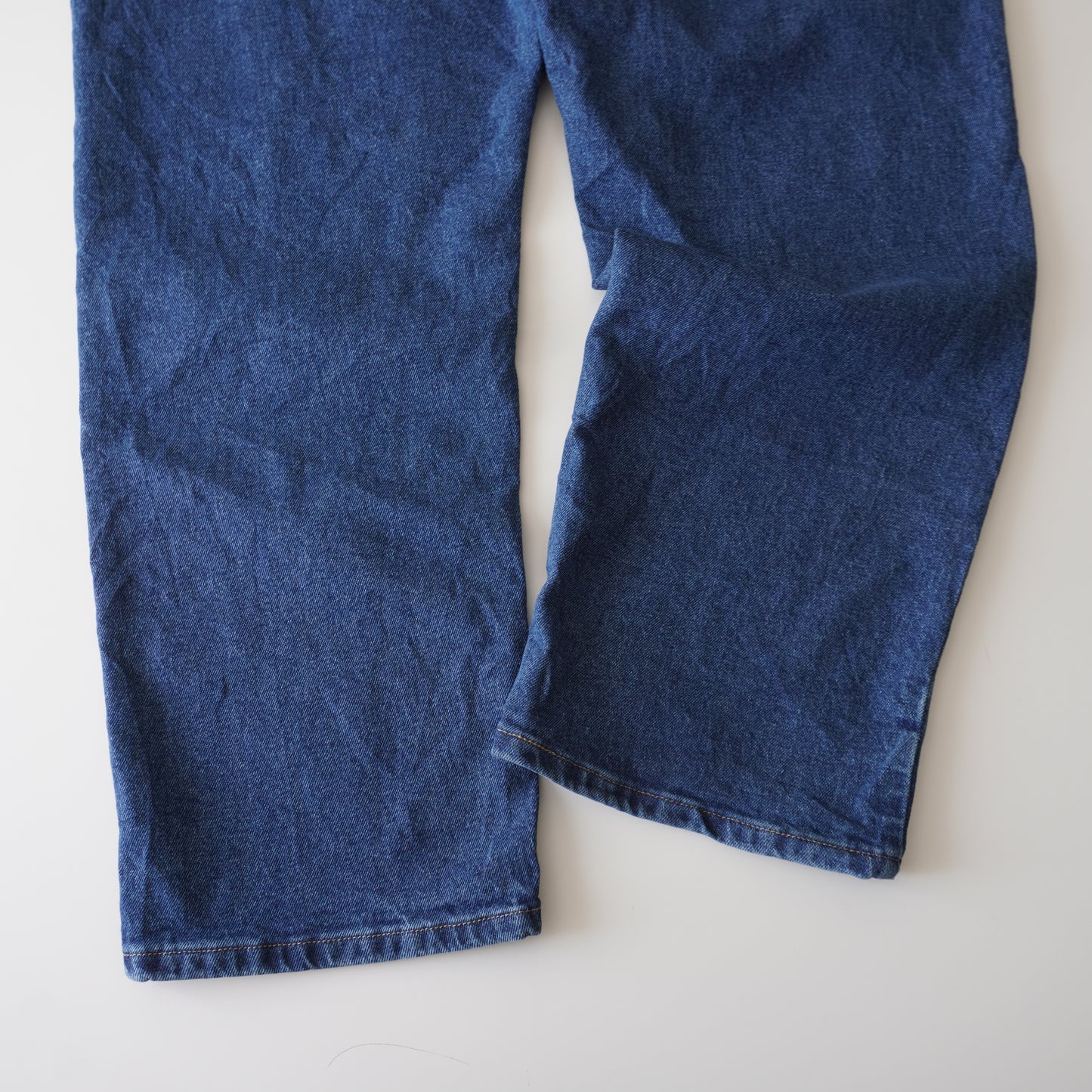 Thrifted – Jean Wrangler Nuevo Talla 42x30 USA (CL 54–56) | Cintura 56 cm | Largo 109 cm | Talón 24 cm