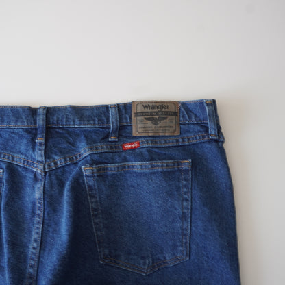 Thrifted – Jean Wrangler Nuevo Talla 42x30 USA (CL 54–56) | Cintura 56 cm | Largo 109 cm | Talón 24 cm