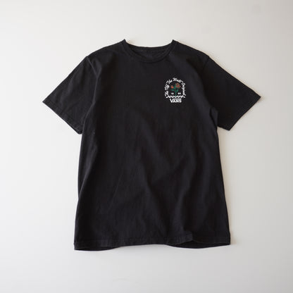 Thrifted – Polera Vans Juvenil Talla XL (Aprox. M Adulto) | Largo 64 cm | Ancho 45 cm