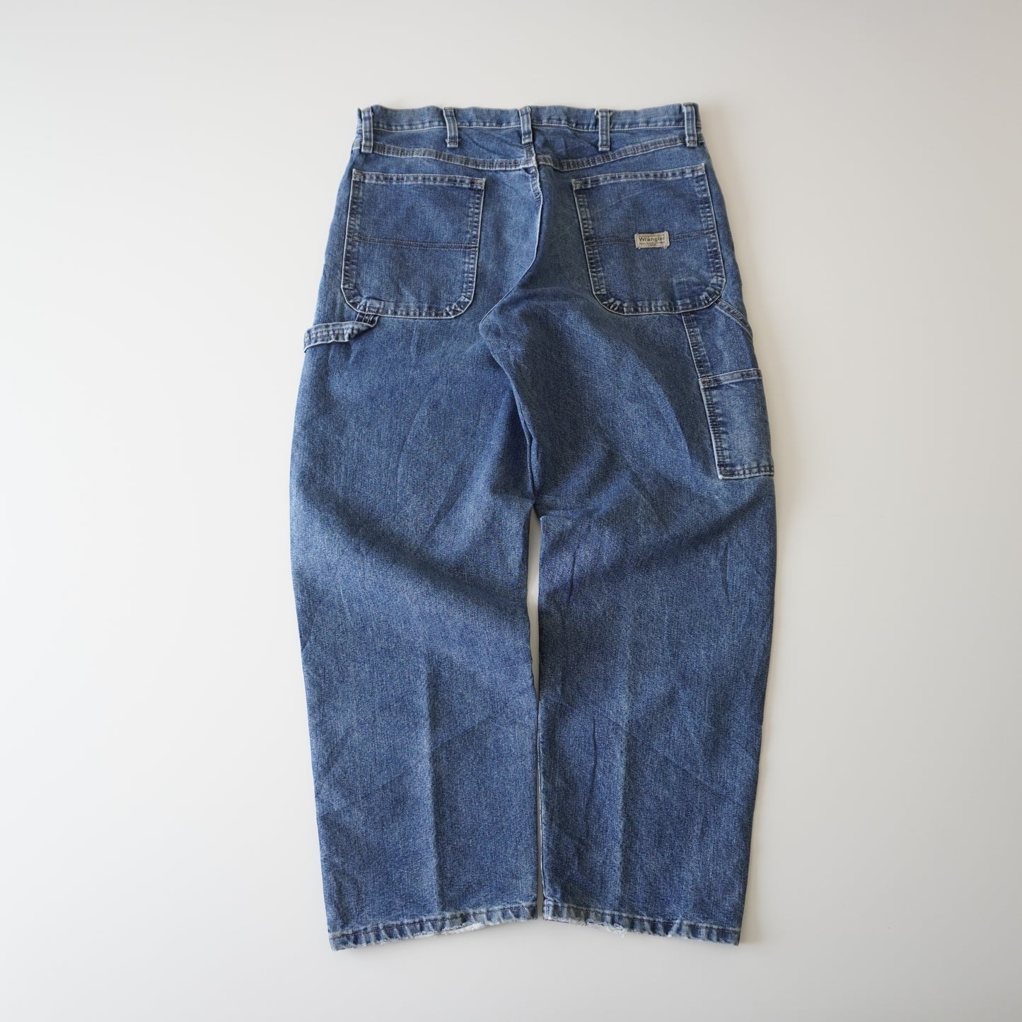 Thrifted – Jean Carpenter Azul Wrangler Talla 34x30 USA (CL 46) | Cintura 47 cm | Largo 102 cm | Talón 23 cm