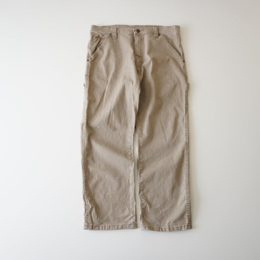 Thrifted – Jean Carpenter Beige Wrangler Talla 34x30 USA (CL 46) | Cintura 47 cm | Largo 97 cm | Talón 22 cm