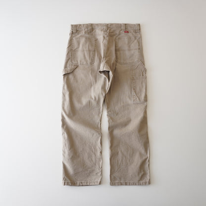 Thrifted – Jean Carpenter Beige Wrangler Talla 34x30 USA (CL 46) | Cintura 47 cm | Largo 97 cm | Talón 22 cm
