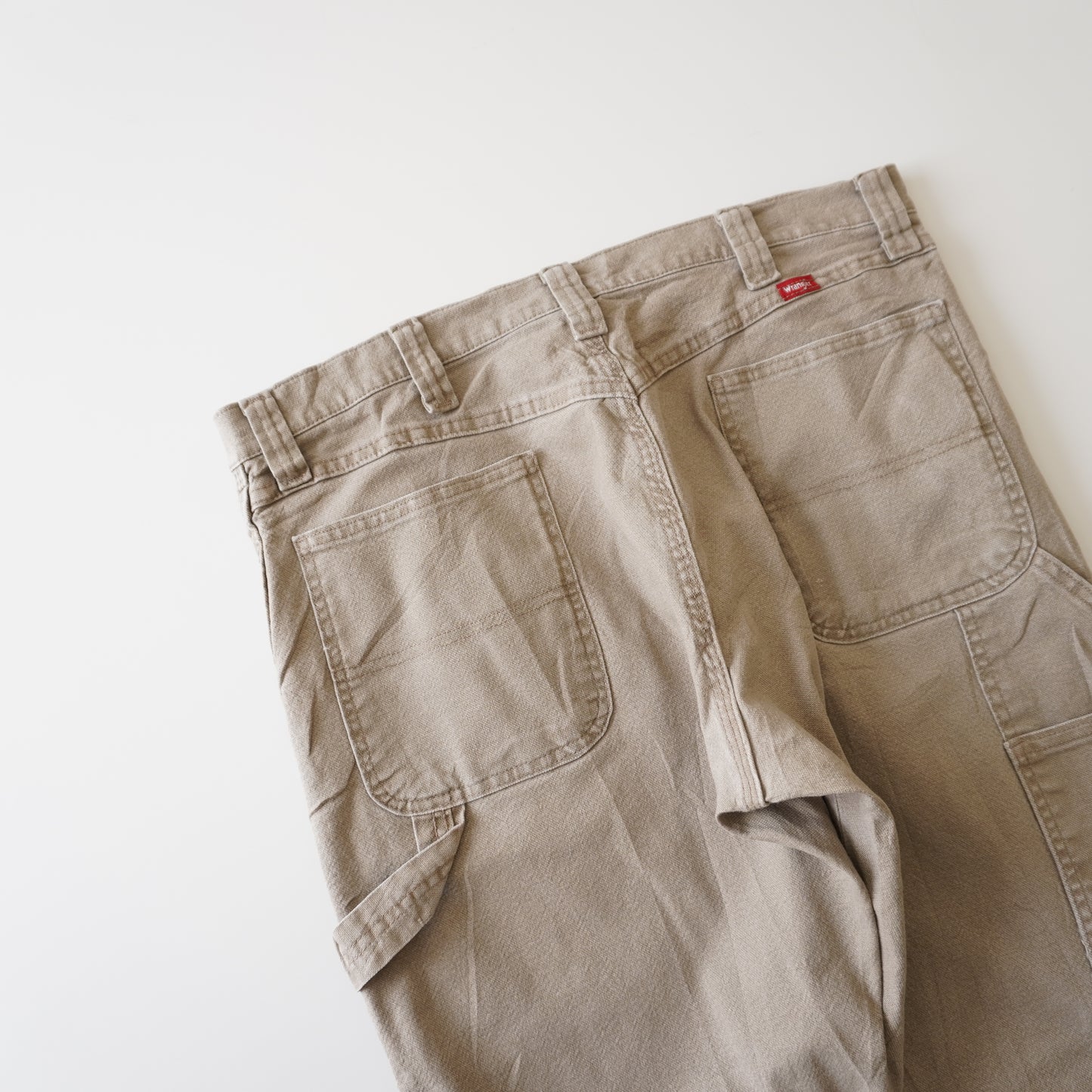 Thrifted – Jean Carpenter Beige Wrangler Talla 34x30 USA (CL 46) | Cintura 47 cm | Largo 97 cm | Talón 22 cm
