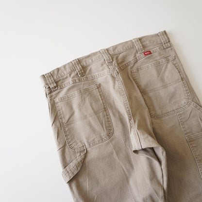 Thrifted – Jean Carpenter Beige Wrangler Talla 34x30 USA (CL 46) | Cintura 47 cm | Largo 97 cm | Talón 22 cm