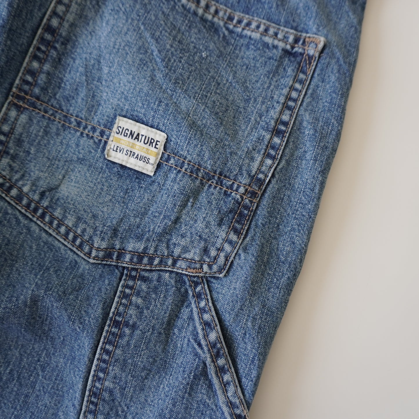 Thrifted – Jean Carpenter Signature by Levi Strauss Talla 36x32 USA | Cintura 48 cm | Largo 109 cm | Talón 22 cm