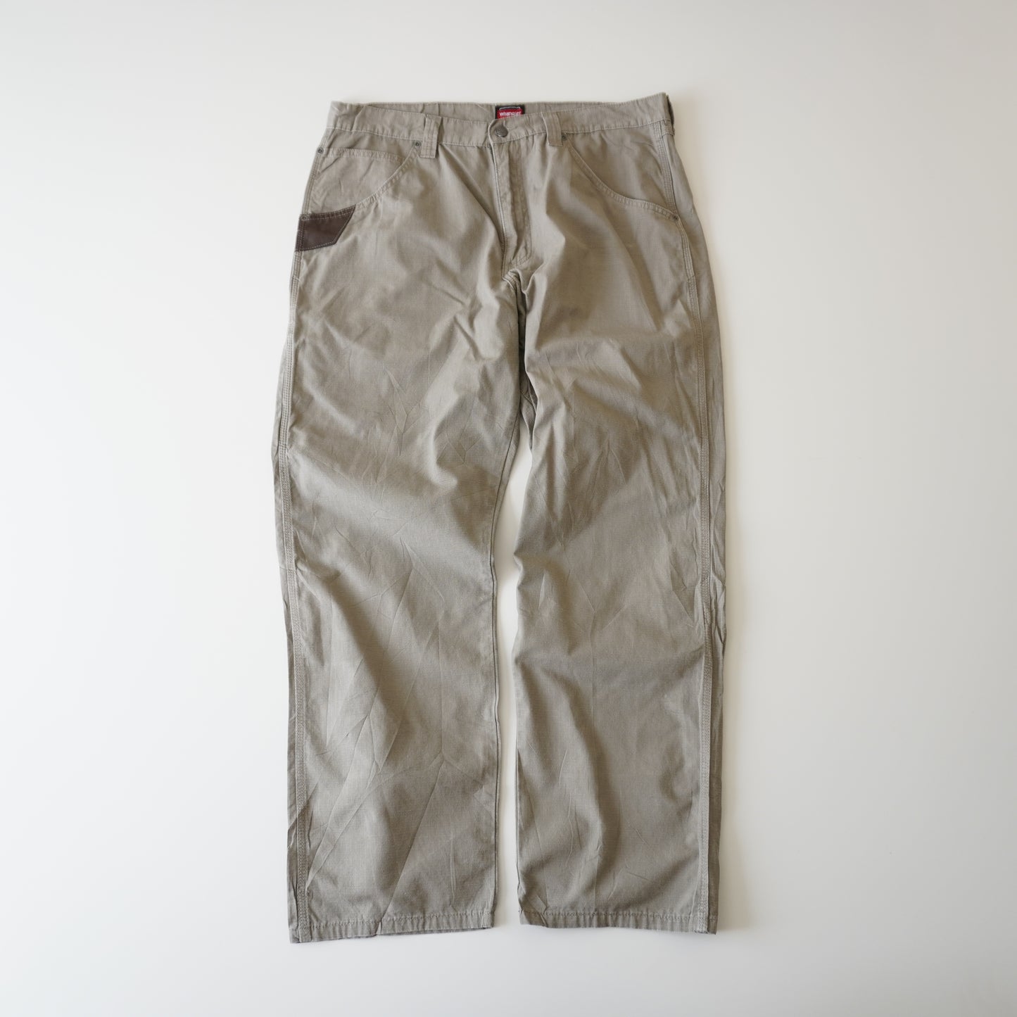Thrifted – Jean Wrangler Workwear Talla 36x30 USA (CL 44-46) | Cintura 47 cm | Largo 105 cm | Talón 22 cm