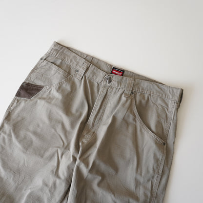 Thrifted – Jean Wrangler Workwear Talla 36x30 USA (CL 44-46) | Cintura 47 cm | Largo 105 cm | Talón 22 cm