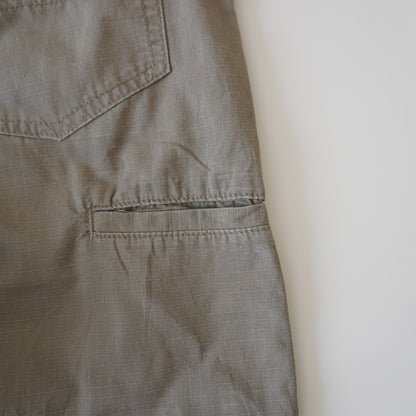 Thrifted – Jean Wrangler Workwear Talla 36x30 USA (CL 44-46) | Cintura 47 cm | Largo 105 cm | Talón 22 cm
