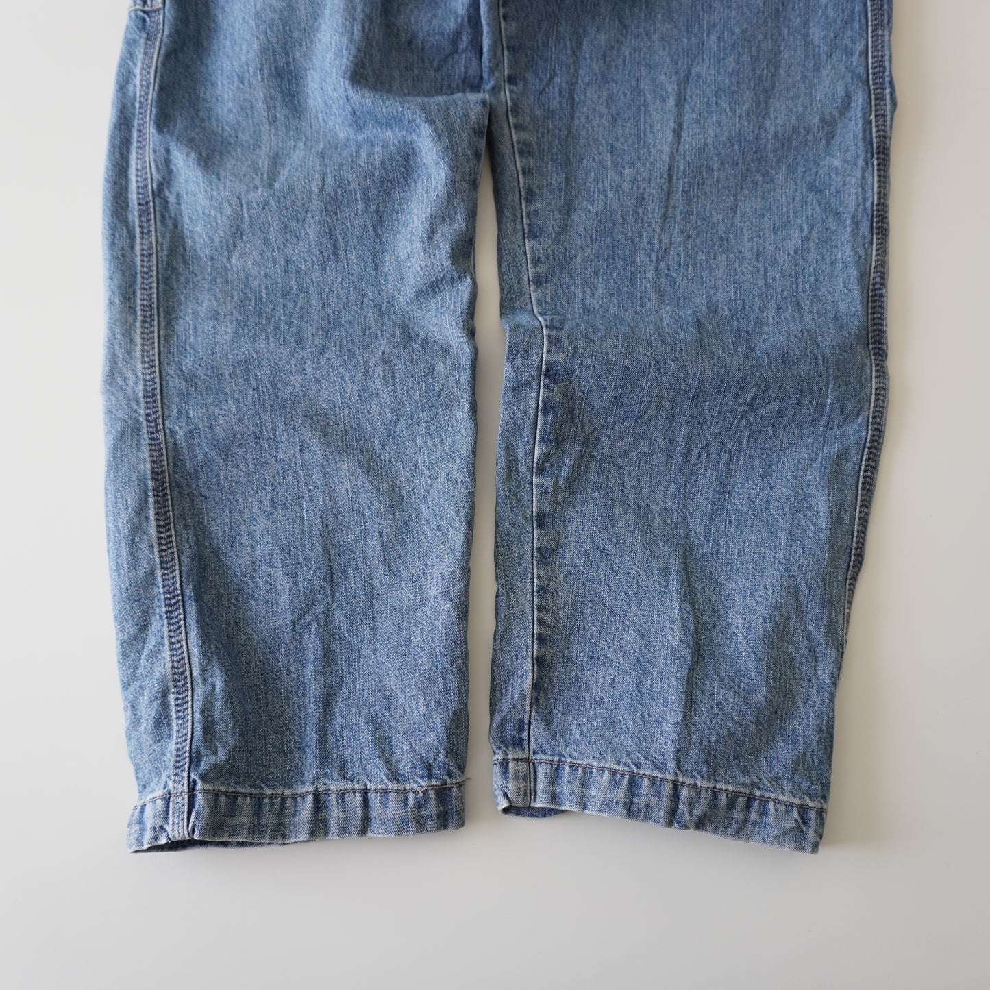 Thrifted – Jean Carpenter Levi Strauss Talla 33x30 USA (CL 42-44) | Cintura 44 cm | Largo 101 cm | Talón 21 cm