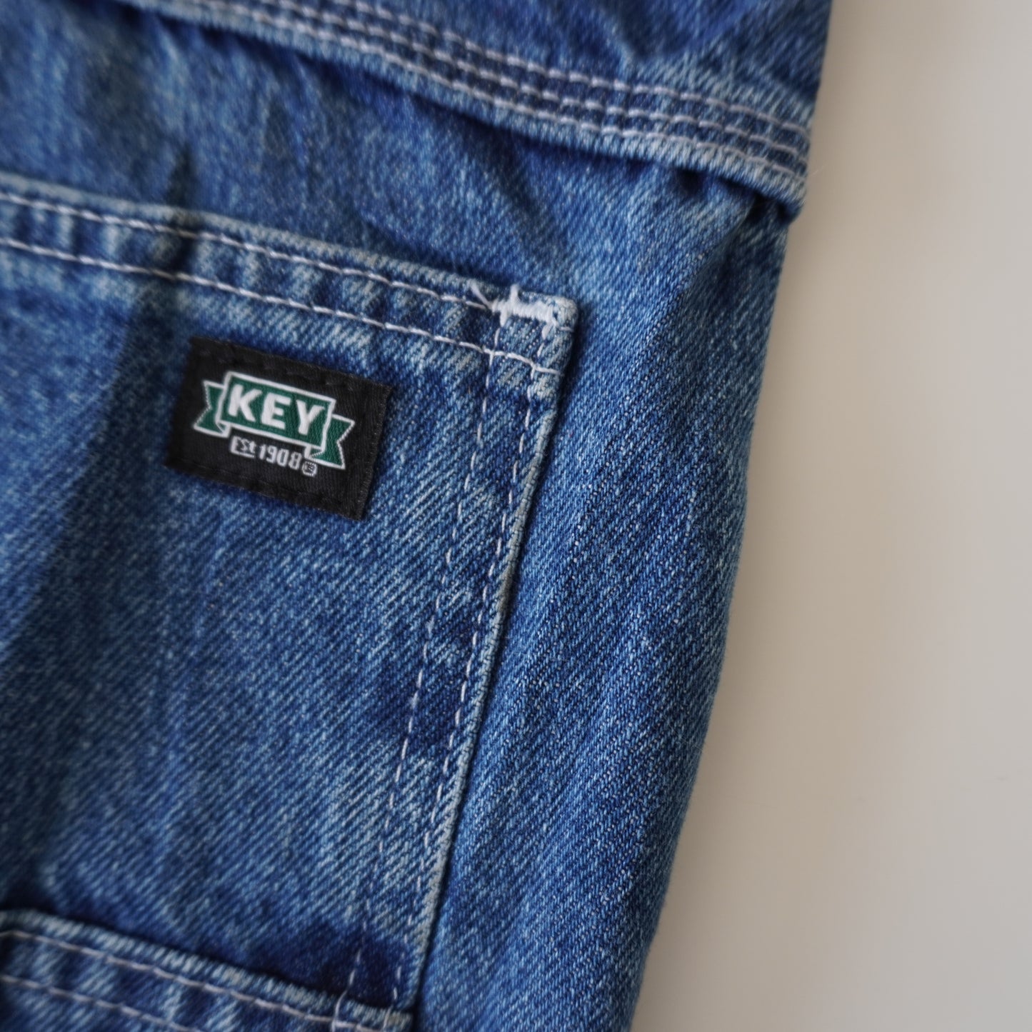 Thrifted – Jean Carpenter Key Talla 36x32 USA (CL 46-48) | Cintura 49 cm | Largo 107 cm | Talón 23 cm