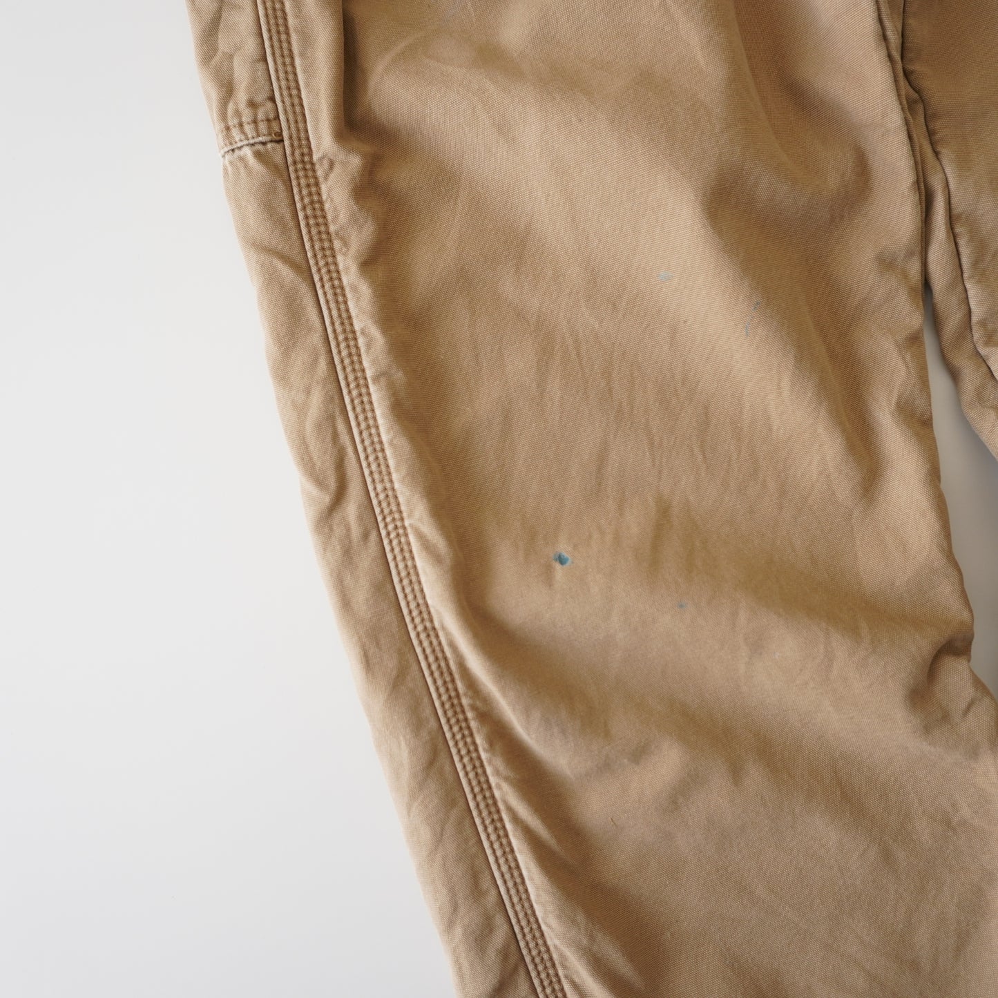 Thrifted – Jean Wrangler Café Beige con Interior Polar Talla 32x30 USA (CL 40-42) | Cintura 42 cm | Largo 97 cm | Talón 23 cm