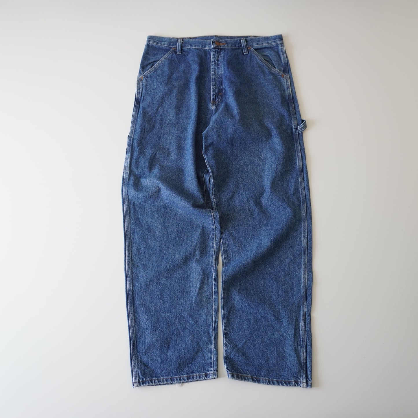 Thrifted – Jean Carpenter Rustler Talla 34x32 USA (CL 44-46) | Cintura 47 cm | Largo 111 cm | Talón 24 cm