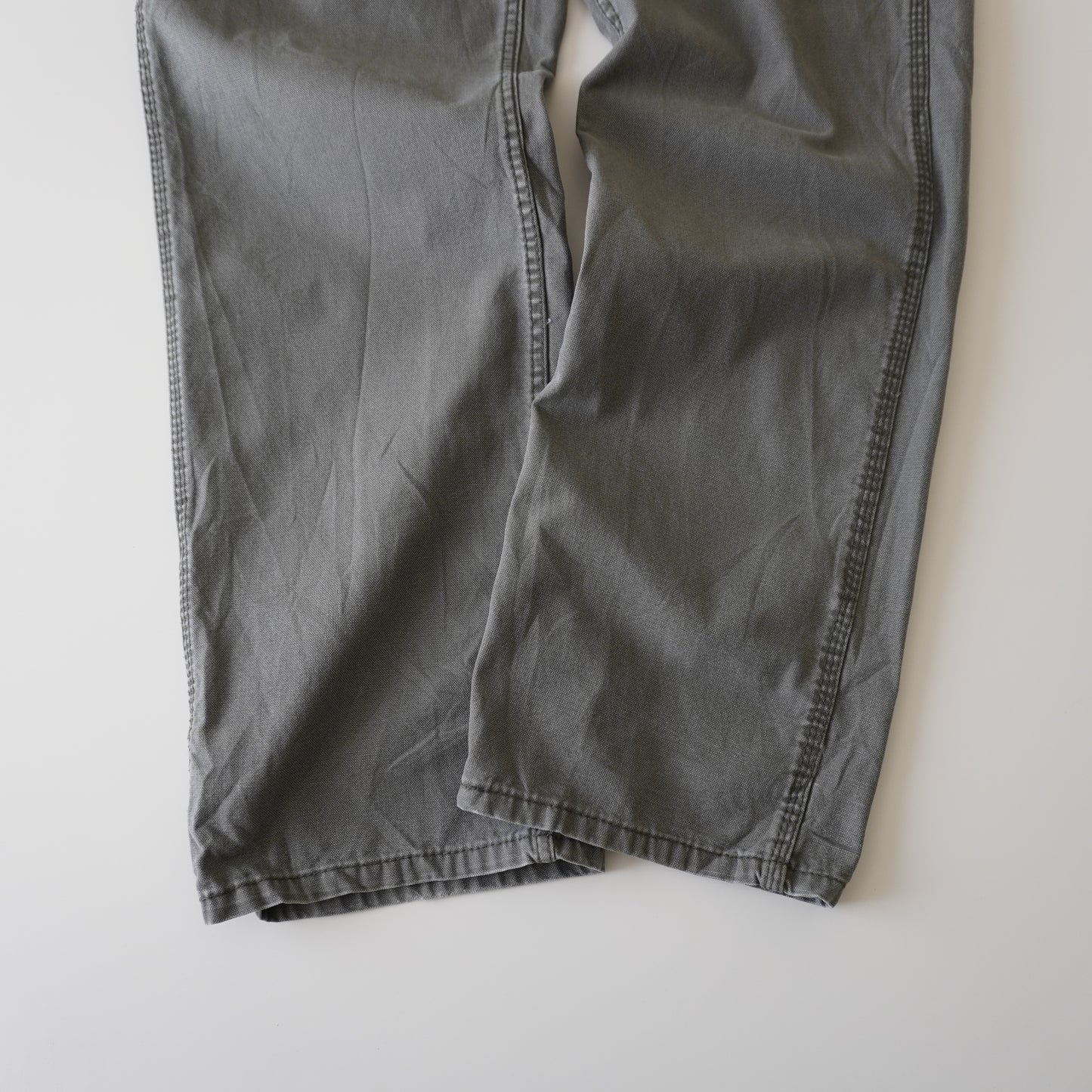 Thrifted – Jean Carpenter Verde Schmidt Workwear Talla 36x34 USA (CL 46-48) | Cintura 48 cm | Largo 110 cm | Talón 23.5 cm