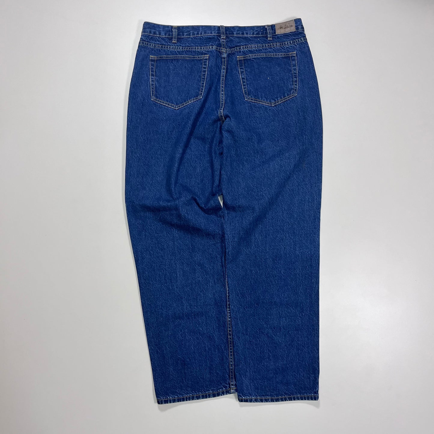 Thrifted – Jean Denim Talla 40x32 USA (CL 50 aprox.) | Cintura 50 cm | Largo 110 cm | Talón 23 cm