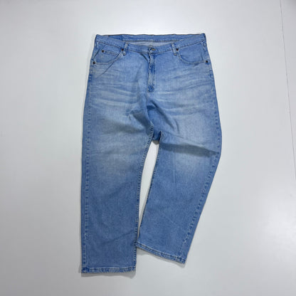 Thrifted – Jean Wrangler Celeste Talla 40x30 USA (CL 50 aprox.)