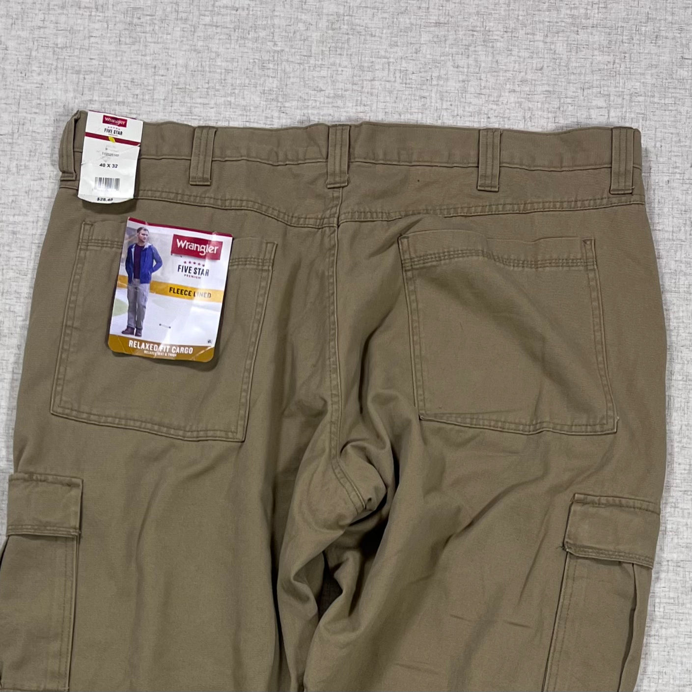 Thrifted – Cargo Pants Wrangler Beige Forrado (Nuevo) Talla 40x32 USA (CL 50 aprox.)