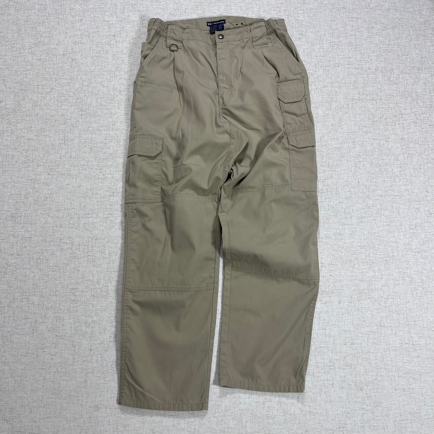 Thrifted – Cargo Pants Tactical Series Beige Talla 36x32 USA (CL 42 aprox.)