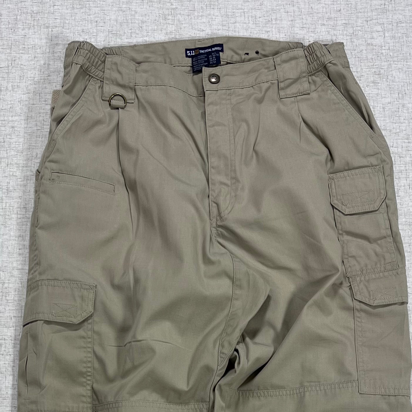 Thrifted – Cargo Pants Tactical Series Beige Talla 36x32 USA (CL 42 aprox.)
