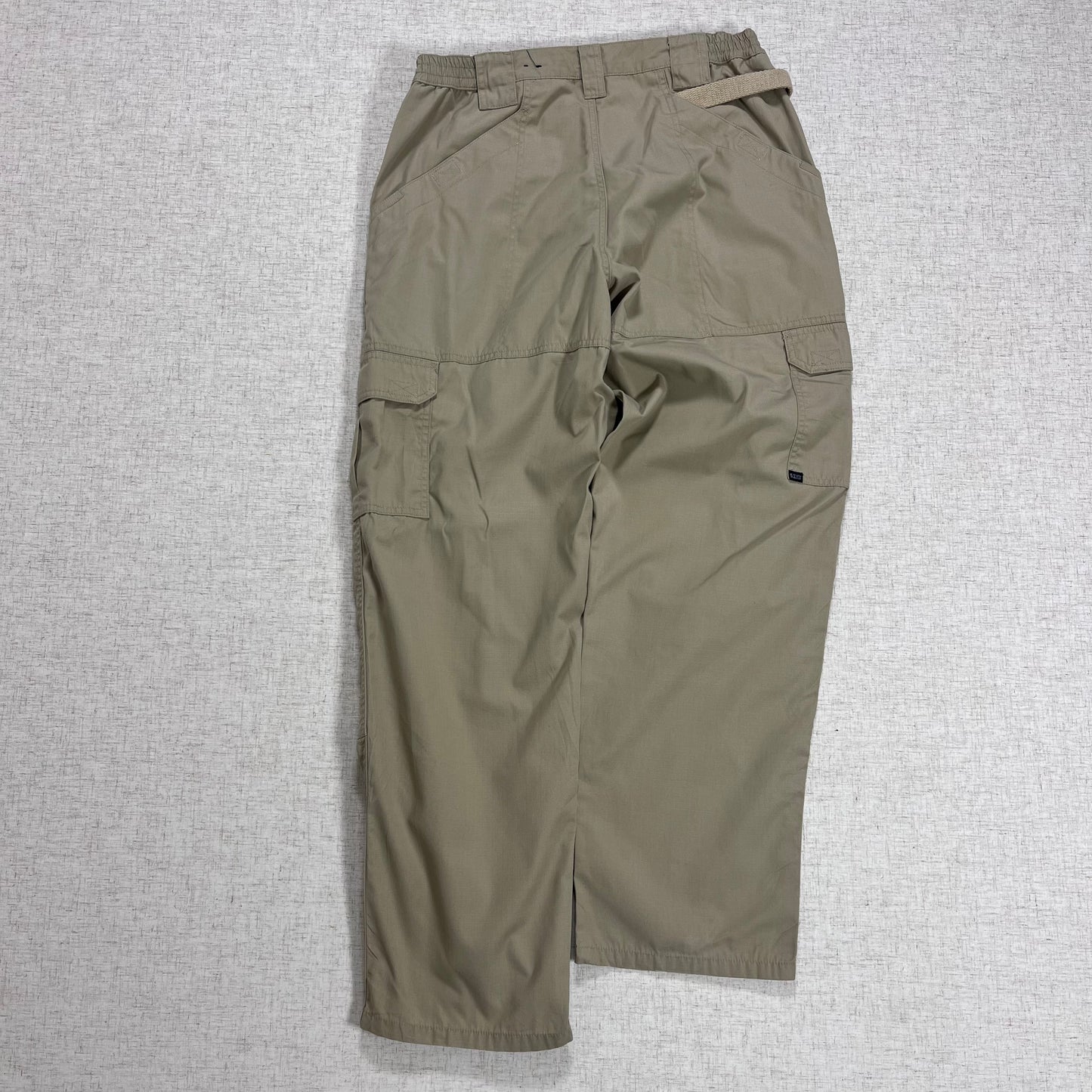 Thrifted – Cargo Pants Tactical Series Beige Talla 36x32 USA (CL 42 aprox.)