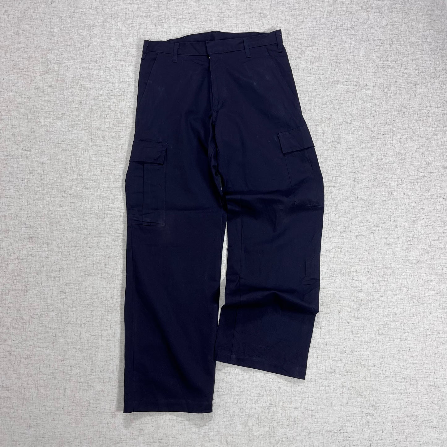 Thrifted – Cargo Pants Azul Marino Talla 32x30 USA (CL 42 aprox.)