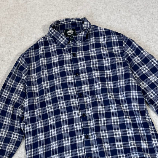 Thrifted – Camisa Franela Roots Azul/Blanco Talla XL (CL XL) | Hombros 51 cm | Largo 76 cm | Manga 65 cm