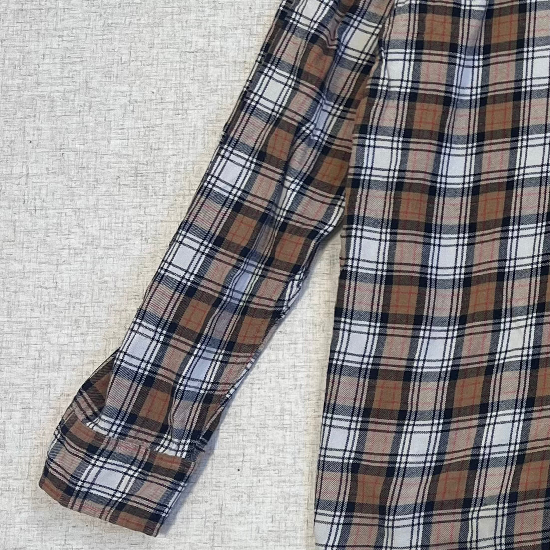 Thrifted – Camisa Invierno Tricolor Café Talla XXL | Hombros 53 cm | Largo 78 cm