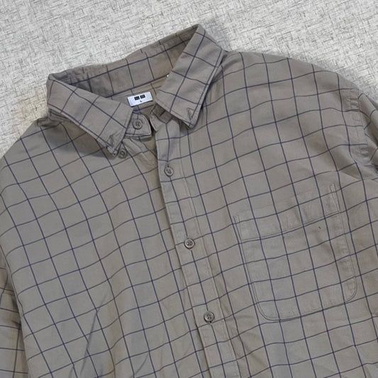 Thrifted – Camisa UNIQLO Beige Talla L (CL L) | Hombros 48 cm | Largo 70 cm