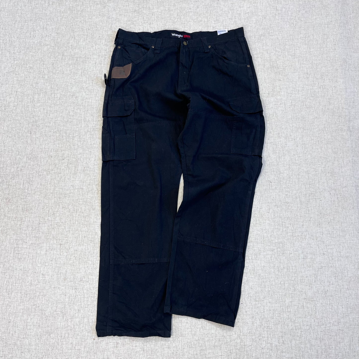 Thrifted – Jean Carpenter Negro Wrangler Riggs Talla 38x32 USA (CL 52–54) | Cintura 50 cm | Largo 113 cm | Talón 24 cm