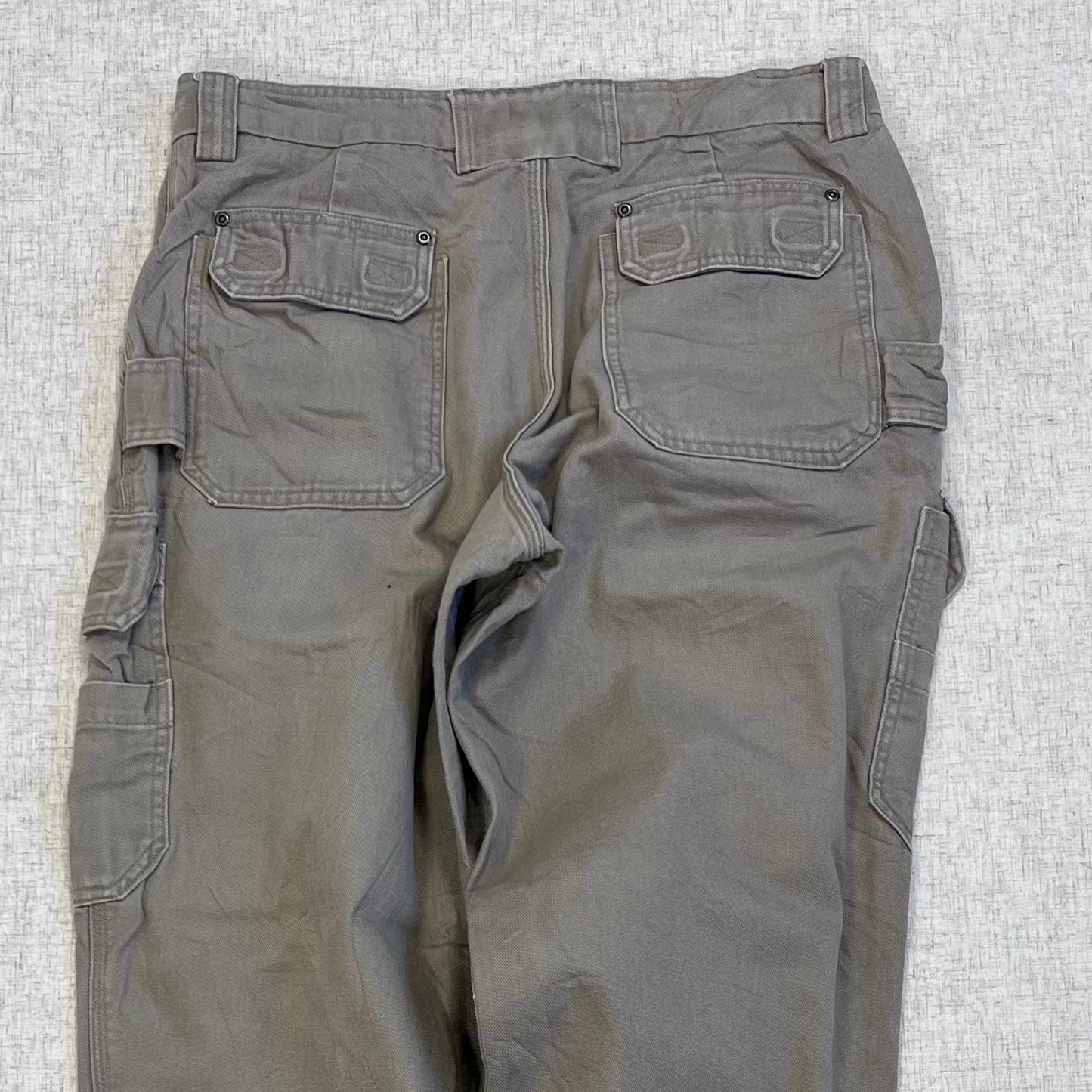 Thrifted – Jean Carpenter Beige Duluth Talla 36x32 USA (CL 50–52) | Cintura 47 cm | Largo 107 cm | Talón 23 cm