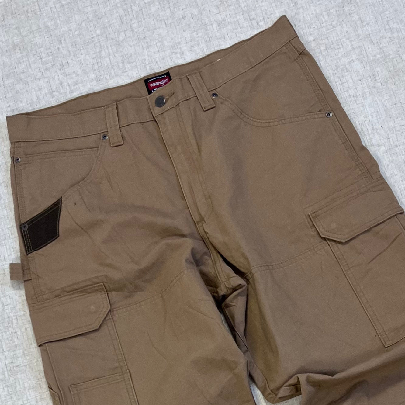 Thrifted – Jean Carpenter Café Claro Wrangler Talla 34x34 USA (CL 48) | Cintura 46 cm | Largo 114 cm | Talón 24 cm