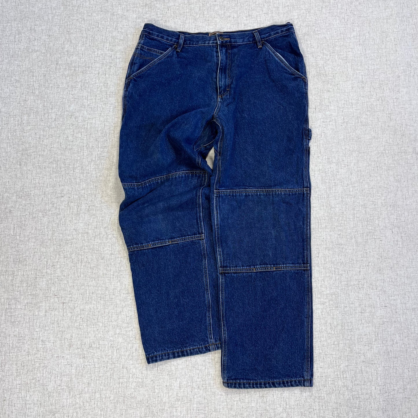 Thrifted – Jean Carpenter Azul Denim Northeast Talla 38x32 USA (CL 52–54) | Cintura 48 cm | Largo 108 cm | Talón 24 cm