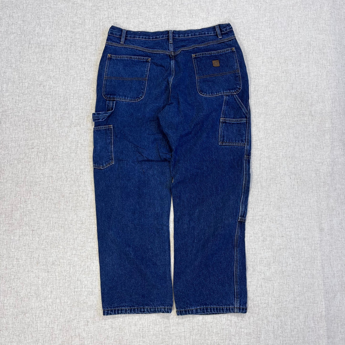 Thrifted – Jean Carpenter Azul Denim Northeast Talla 38x32 USA (CL 52–54) | Cintura 48 cm | Largo 108 cm | Talón 24 cm