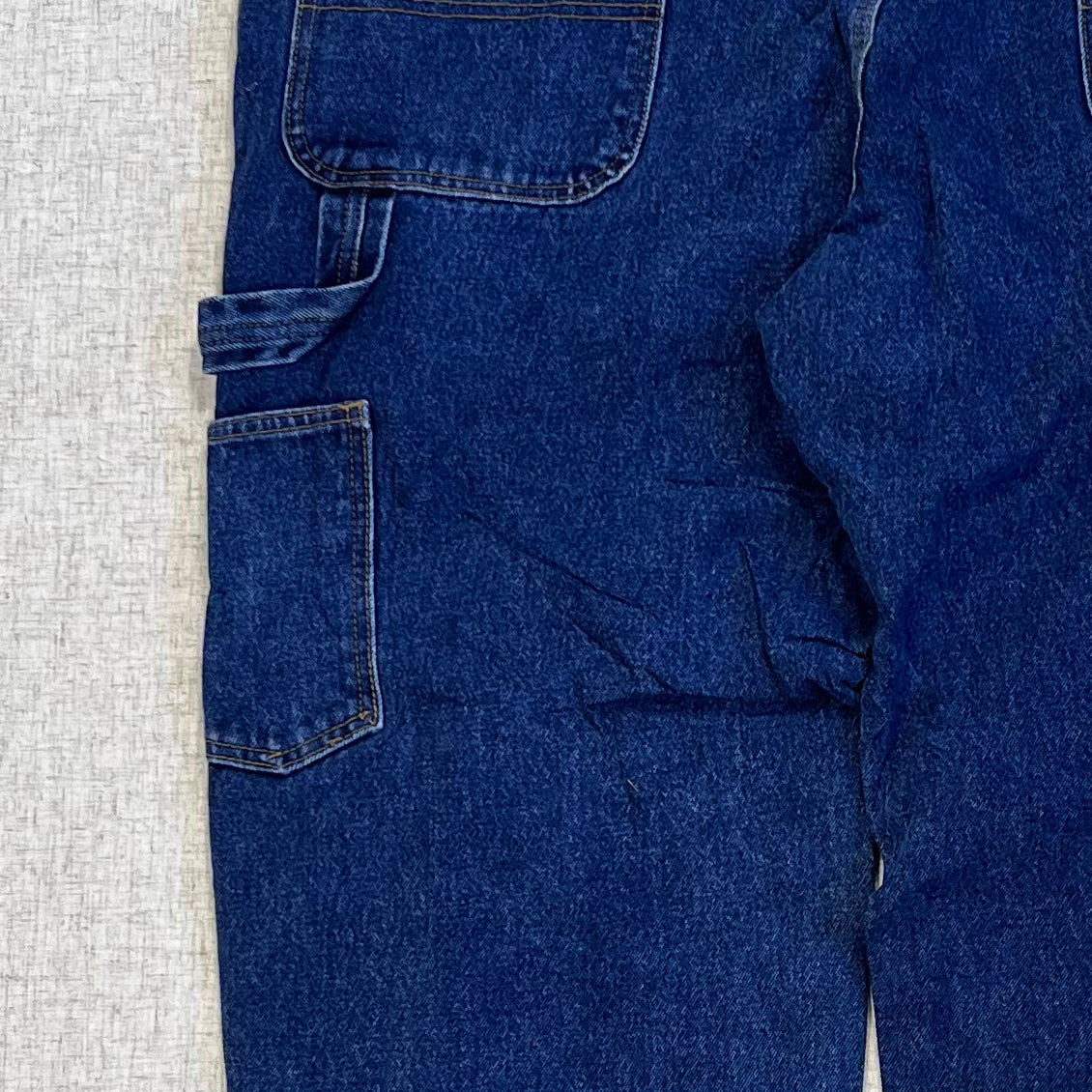 Thrifted – Jean Carpenter Azul Denim Northeast Talla 38x32 USA (CL 52–54) | Cintura 48 cm | Largo 108 cm | Talón 24 cm