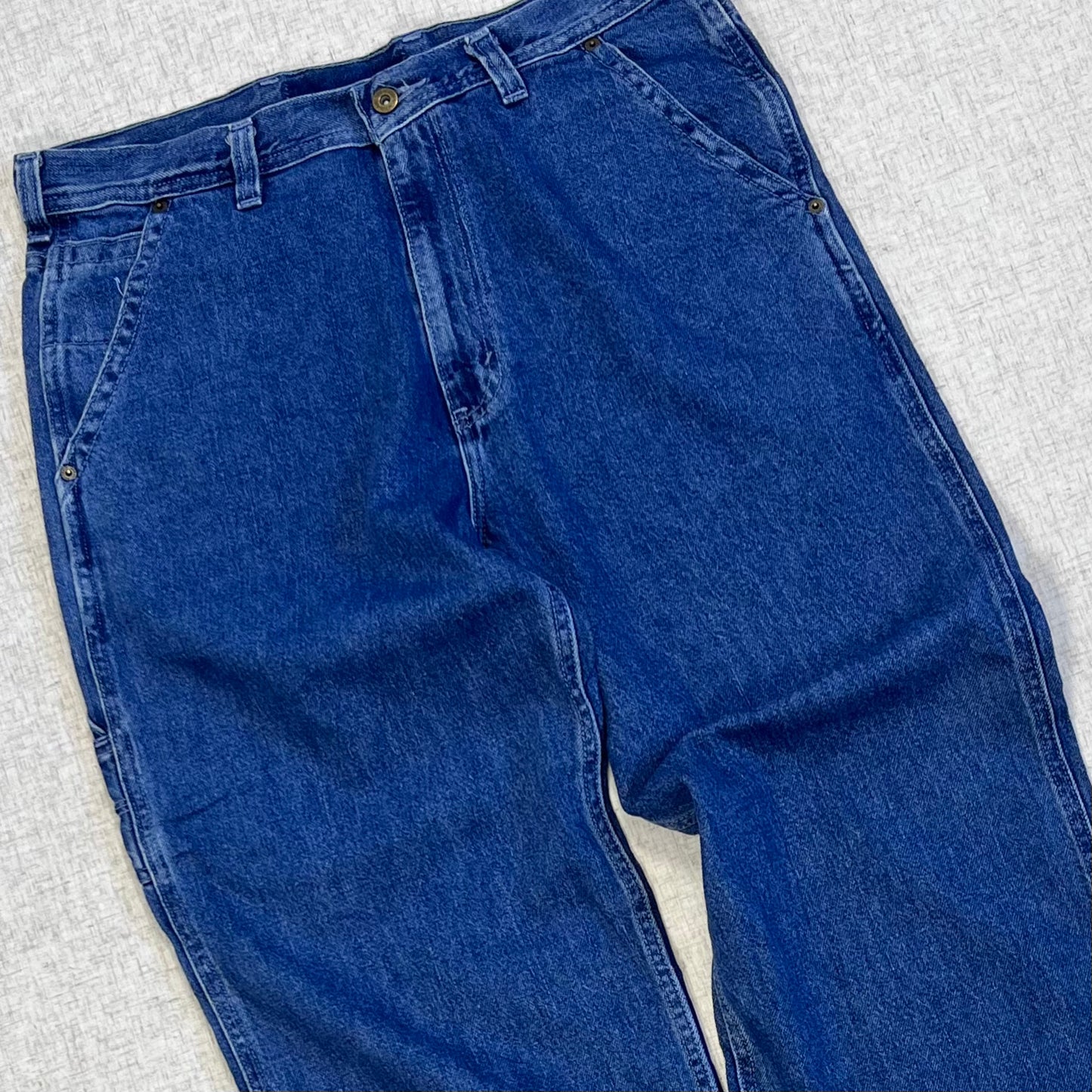 Thrifted – Jean Carpenter Clásico Vintage Talla 34x34 USA (CL 48) | Cintura 46 cm | Largo 120 cm | Talón 24 cm