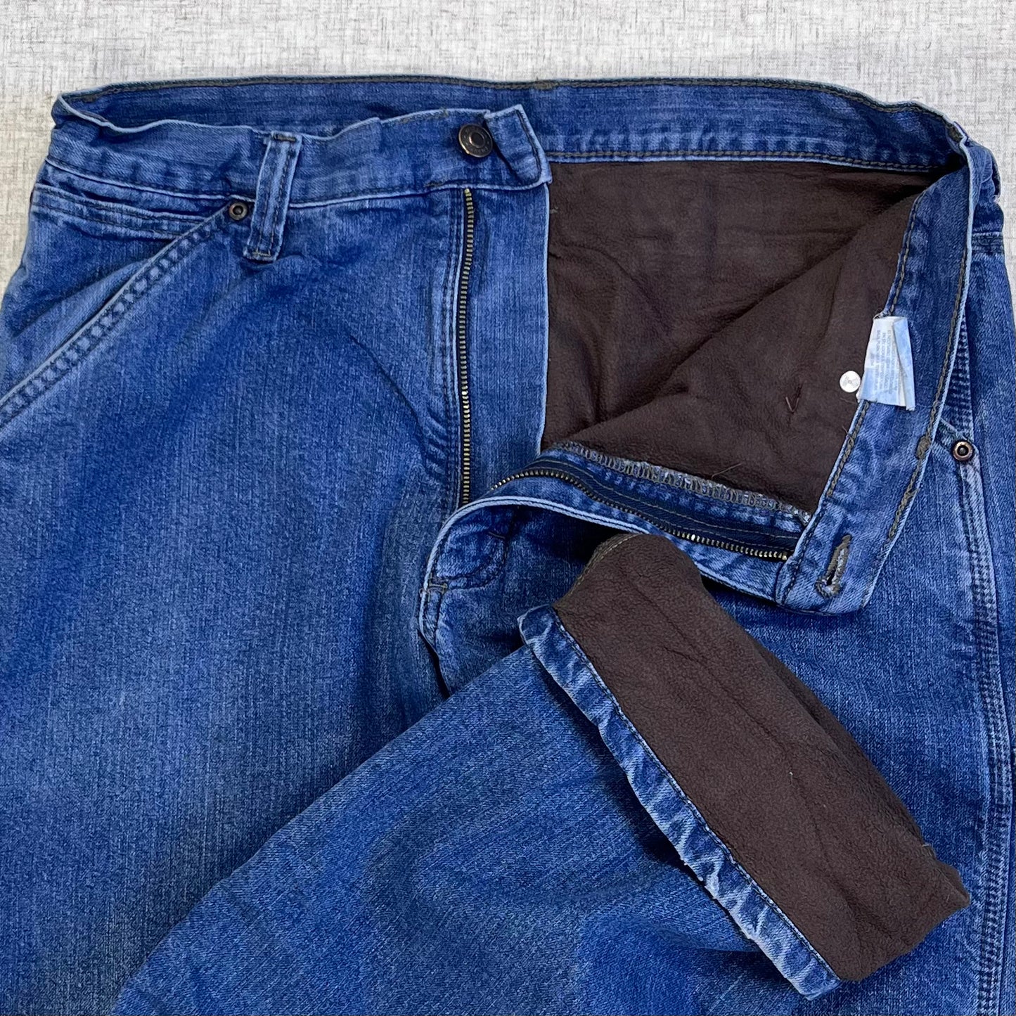 Thrifted – Jean Carpenter Forrado Wrangler Talla 32x32 USA (CL 46–48) | Cintura 42 cm | Largo 105 cm | Talón 24 cm