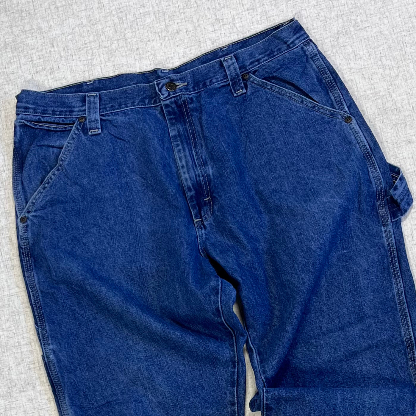 Thrifted – Jean Carpenter Clásico Wrangler Talla 36x30 USA (CL 50–52) | Cintura 46 cm | Largo 105 cm | Talón 24 cm